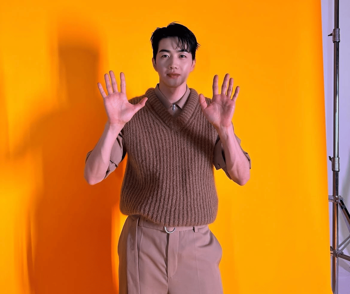 Ide Outfit Night Out ala Kang Hoon