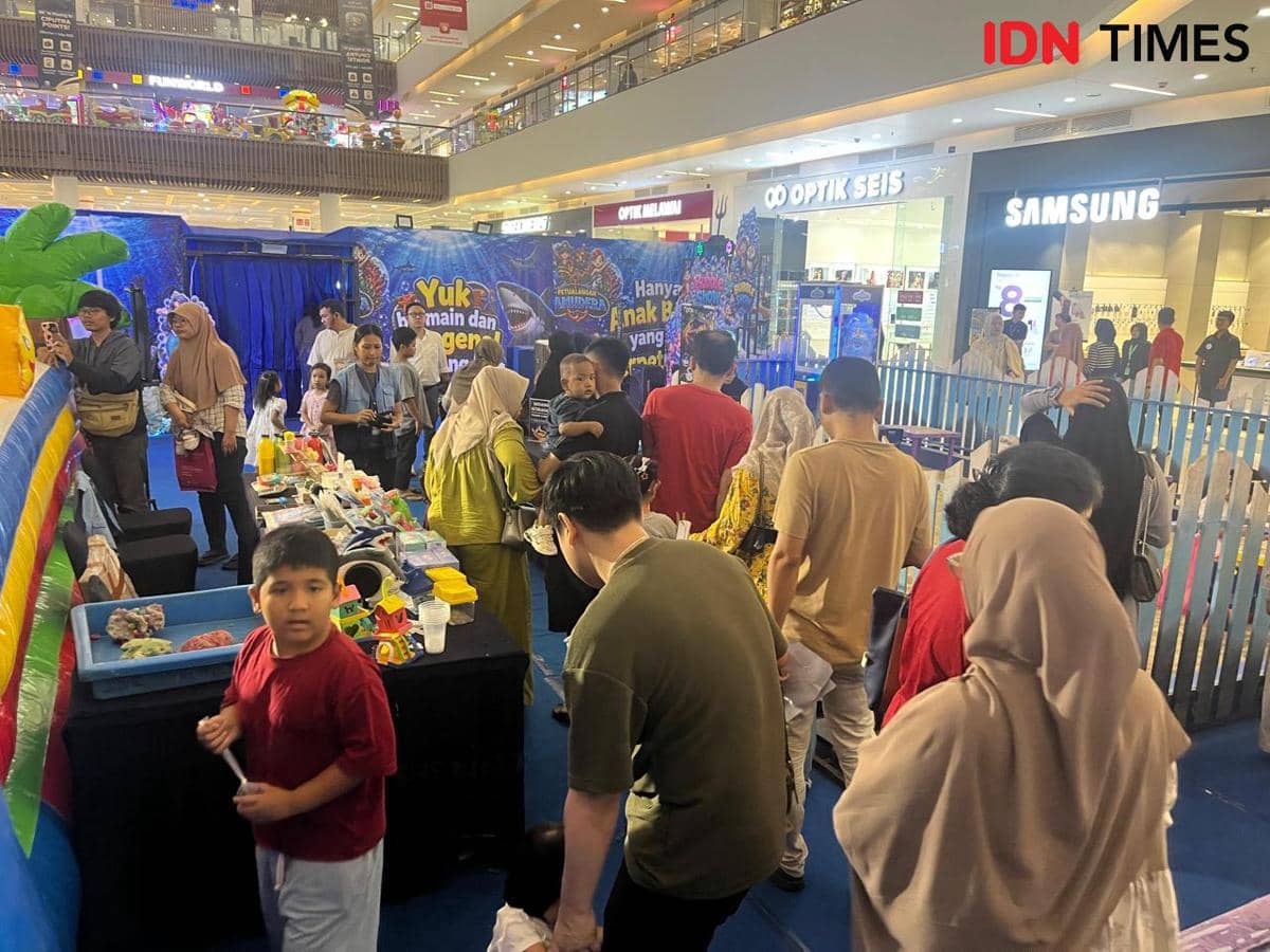 Anak-anak di Tangerang mengikuti kegiatan Under The Sea untuk menjelajahi misteri dunia bawah laut.