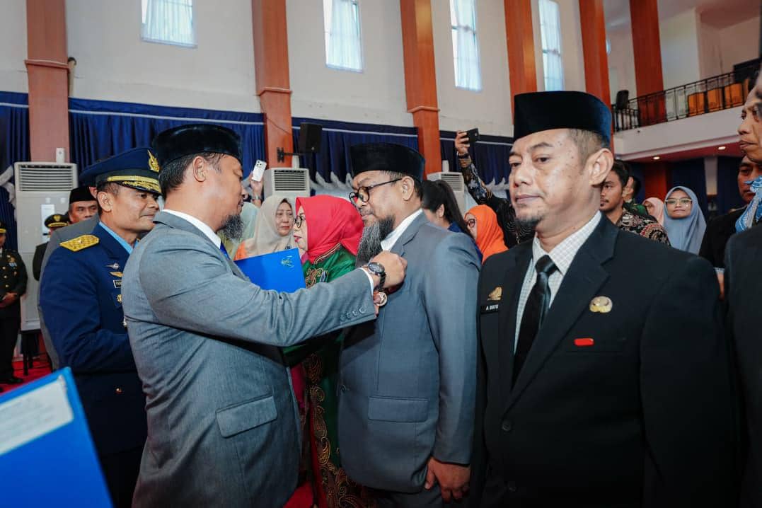398 PNS Pemprov Sulsel Terima Satyalencana, Ada yang Mengabdi 30 Tahun