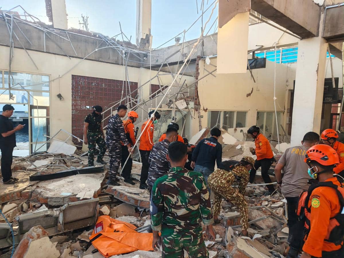 gempa NTT, TNI, korban