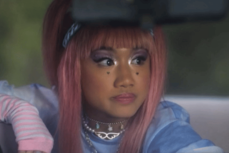 Savira Windyani dalam Boo, Bitch