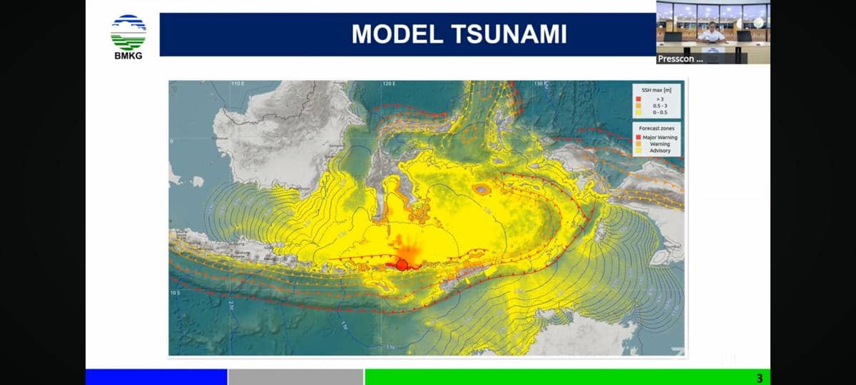Tangkapan layar paparan BMKG berisi peringatan model tsunami untuk wilayah Flores dan informasi terkait potensi bahaya.