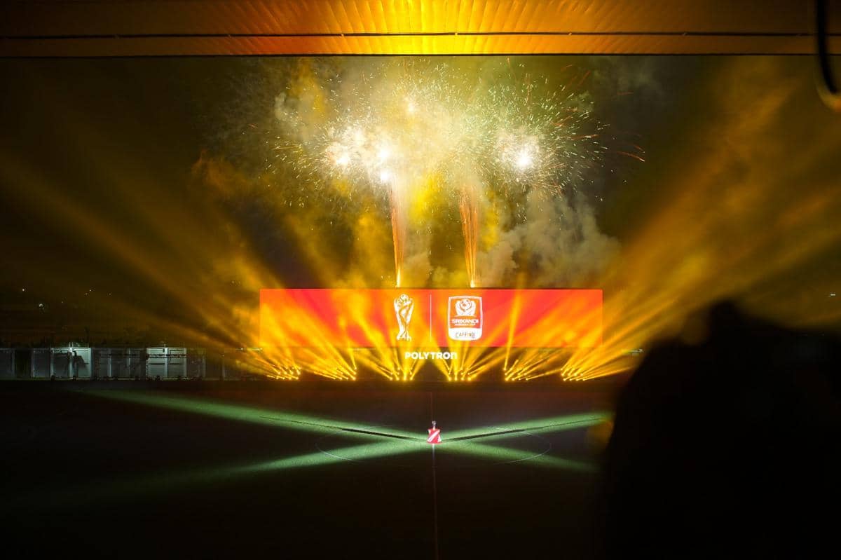 Suasana laga perdana dalam rangka pembukaan Srikandi Merdeka Cup 2026 sebagai bagian dari kegiatan turnamen.
