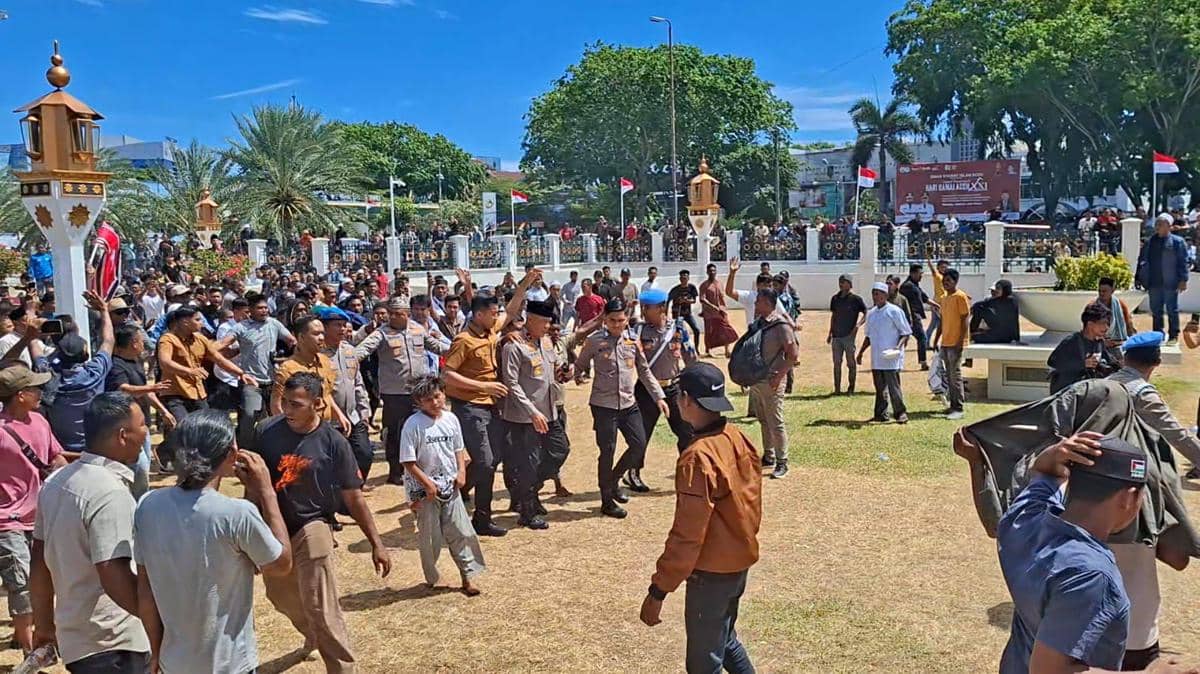 Peringatan 21 Tahun Damai Aceh, Ricuh Wakapolda Diusir dan Dilempari
