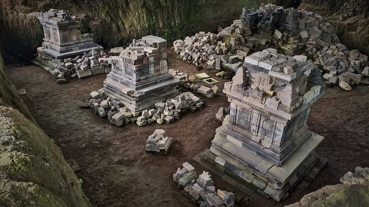 potret Candi Losari di Magelang