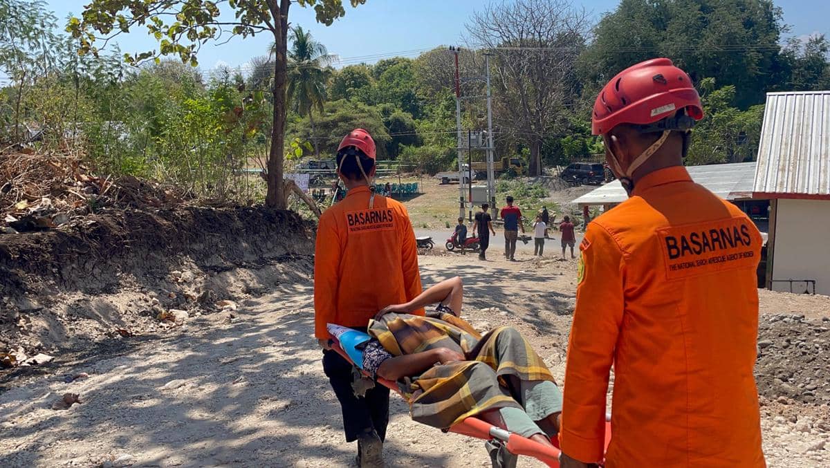 Tim SAR Sisir Korban Gempa Susulan Magnitudo 6,0 di Ruteng NTT
