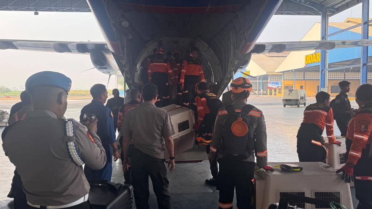 Pengiriman personel K9 dan bantuan bagi korban gempa Flores. (Dok Polda NTT)