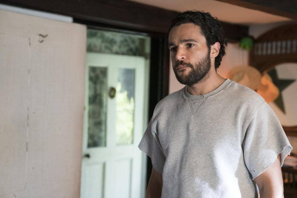 Aktor Christhopper Abbott tampil dalam adegan serial berjudul The Sinner yang diproduksi oleh Zaftig Films.