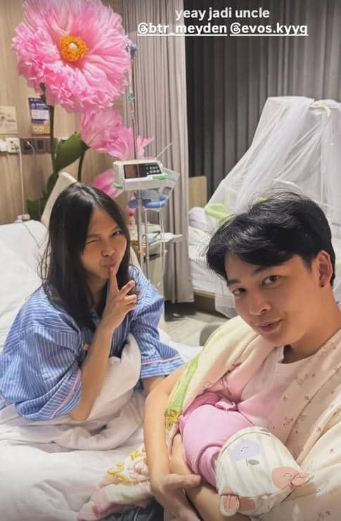 Meyden melahirkan anak pertama, sebagaimana diumumkan resmi dalam unggahan akun Instagram btr_meyden.