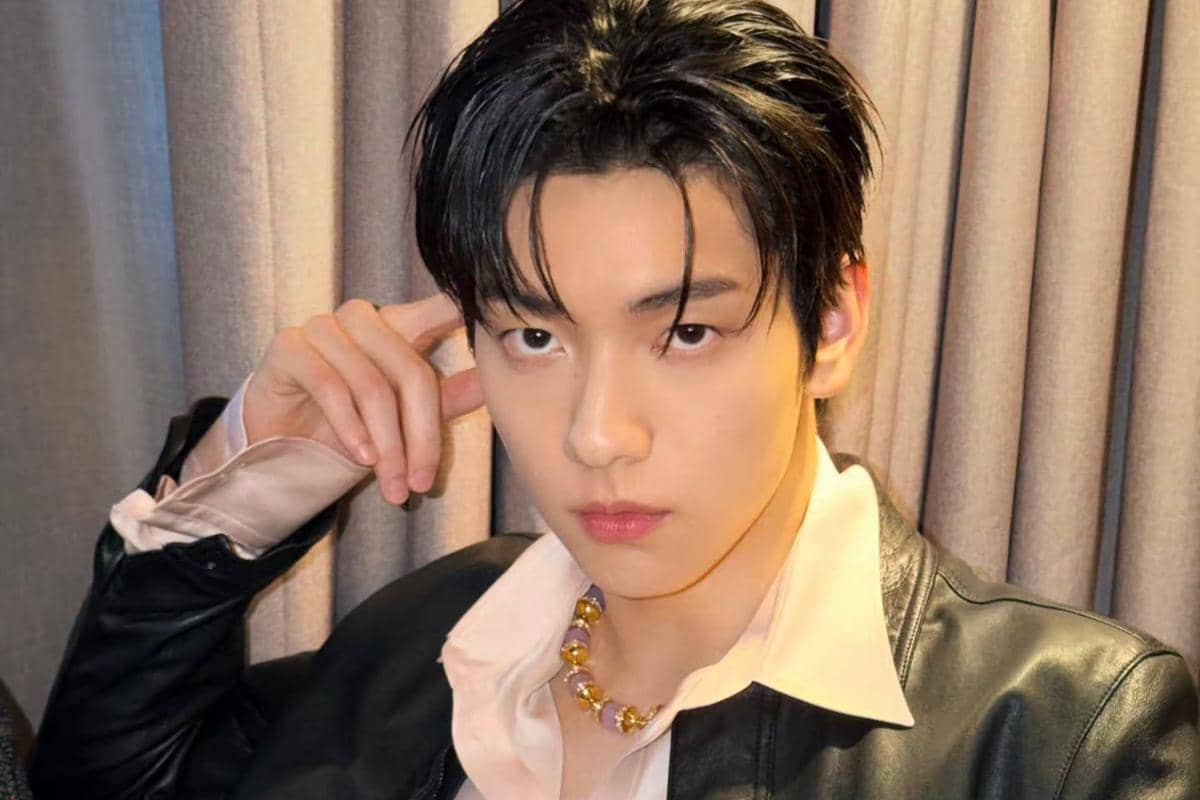3 Idol KPop Cowok yang Debutnya Bikin Orangtuanya Bangga