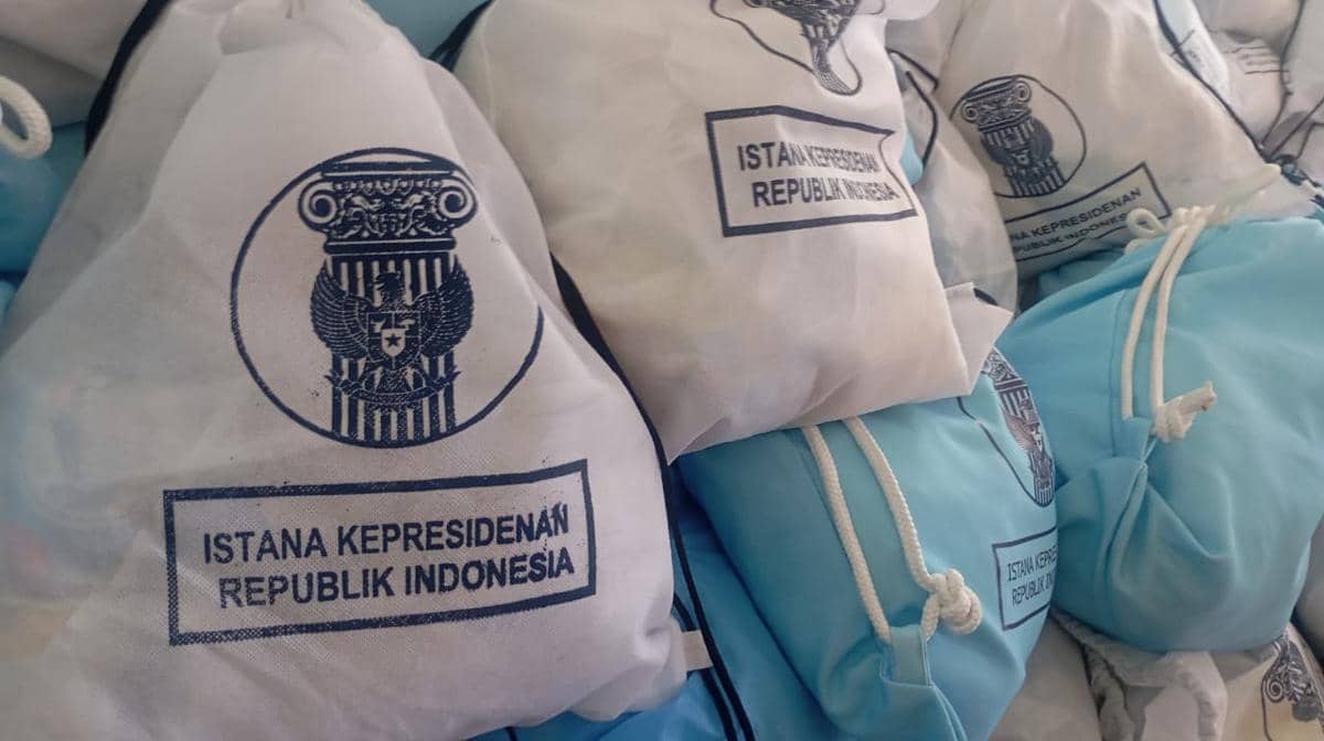 Bantuan Presiden Tiba di Maumere, 1.725 Paket Sembako Disiapkan