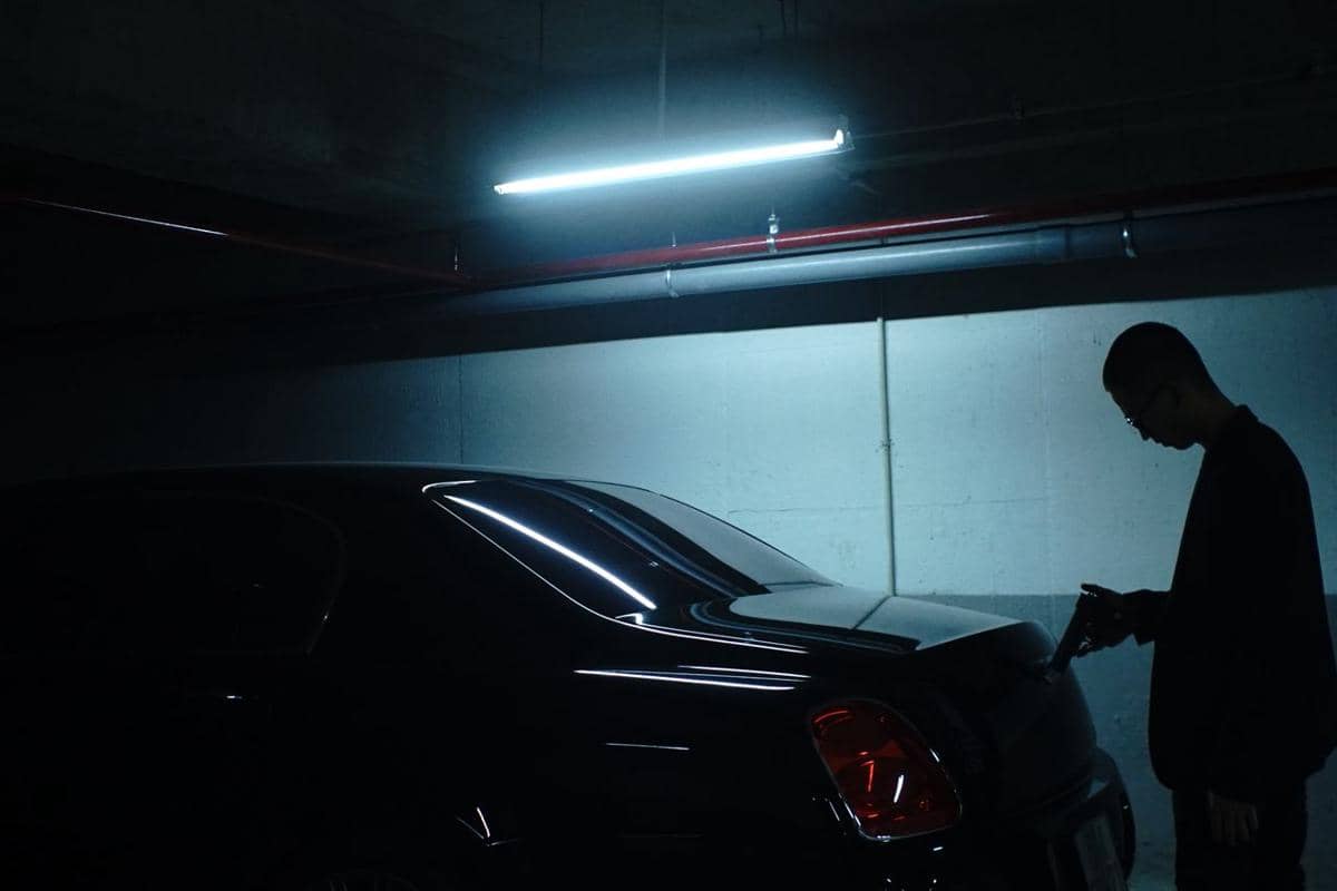 ilustrasi mobil parkir di basement