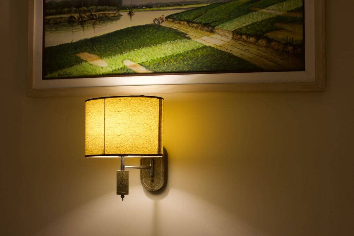ilustrasi lampu dinding