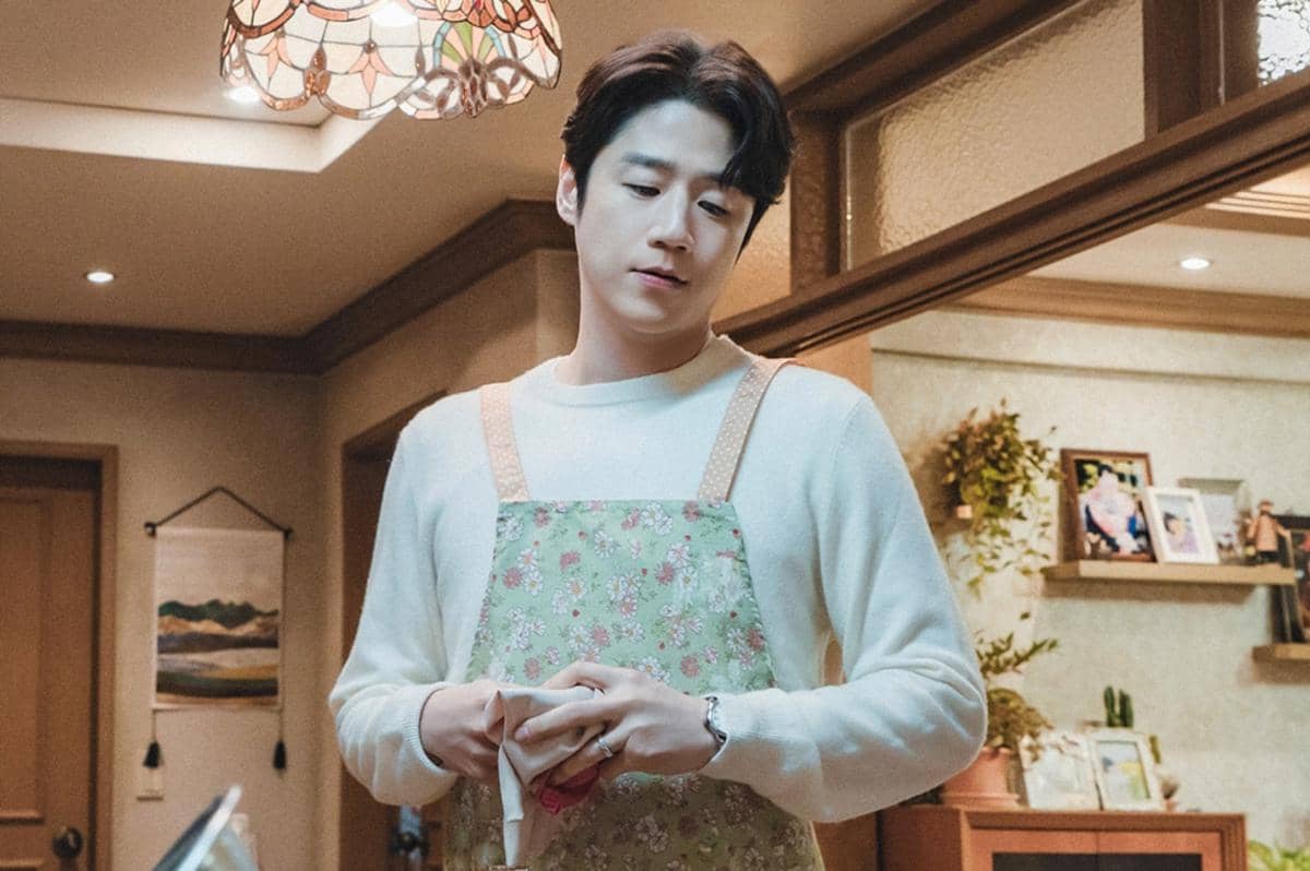 Potongan adegan dari drama A Bona Fide Killer produksi MBC, ditampilkan sebagai still cut dari serial tersebut.