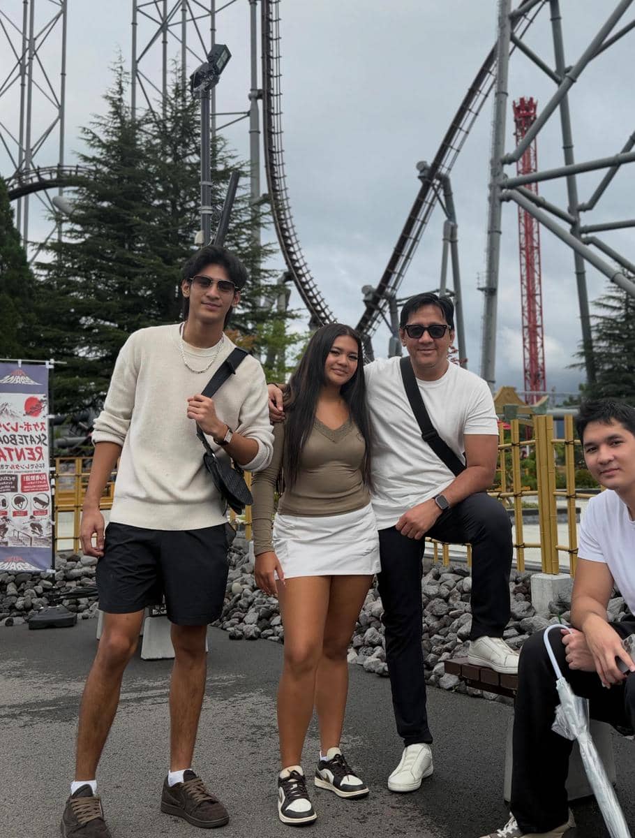 Andre Taulany liburan di Jepang bareng buah hati