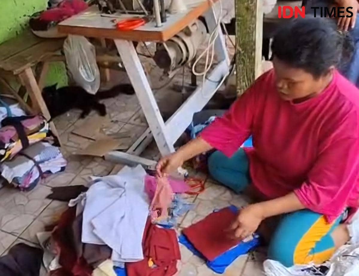Melihat Kehidupan Susannah di Kampungnya, Buruh Jahit Kain Lap dan Petugas MBG