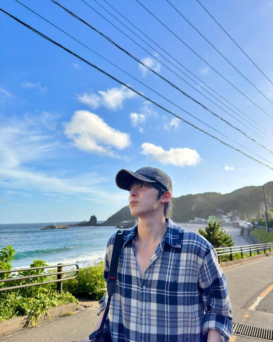 outfit Yunho Ateez (instagram.com/yunou._.u)
