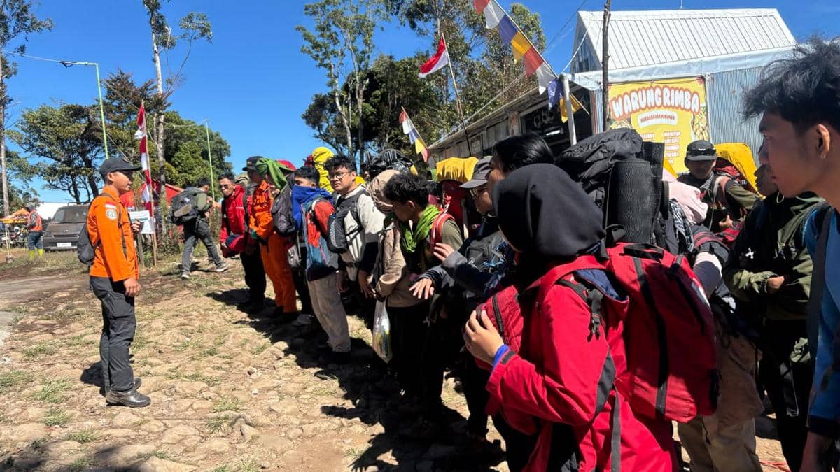 2.557 Pendaki Padati Gunung Bawakaraeng, Tim SAR Siaga