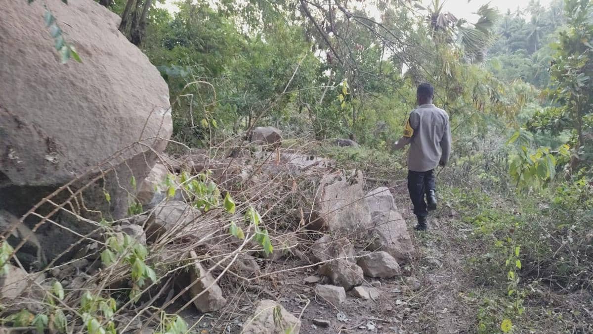 Kondisi daerah terisolir pasca gempa Flores. (Dok Polda NTT)