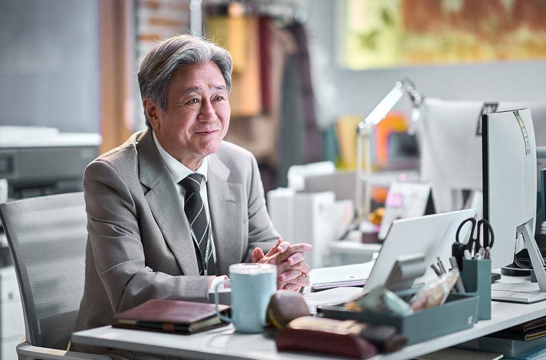 Choi Min Sik di film Intern