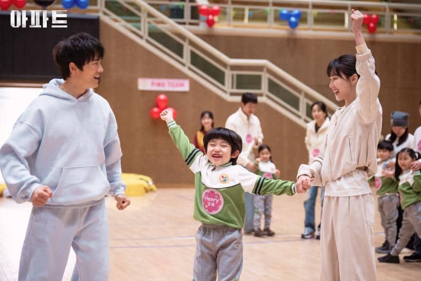 Ji Sung, Kim Han Gyeol, dan Ha Yoon Kyung di drama The Apartment Job