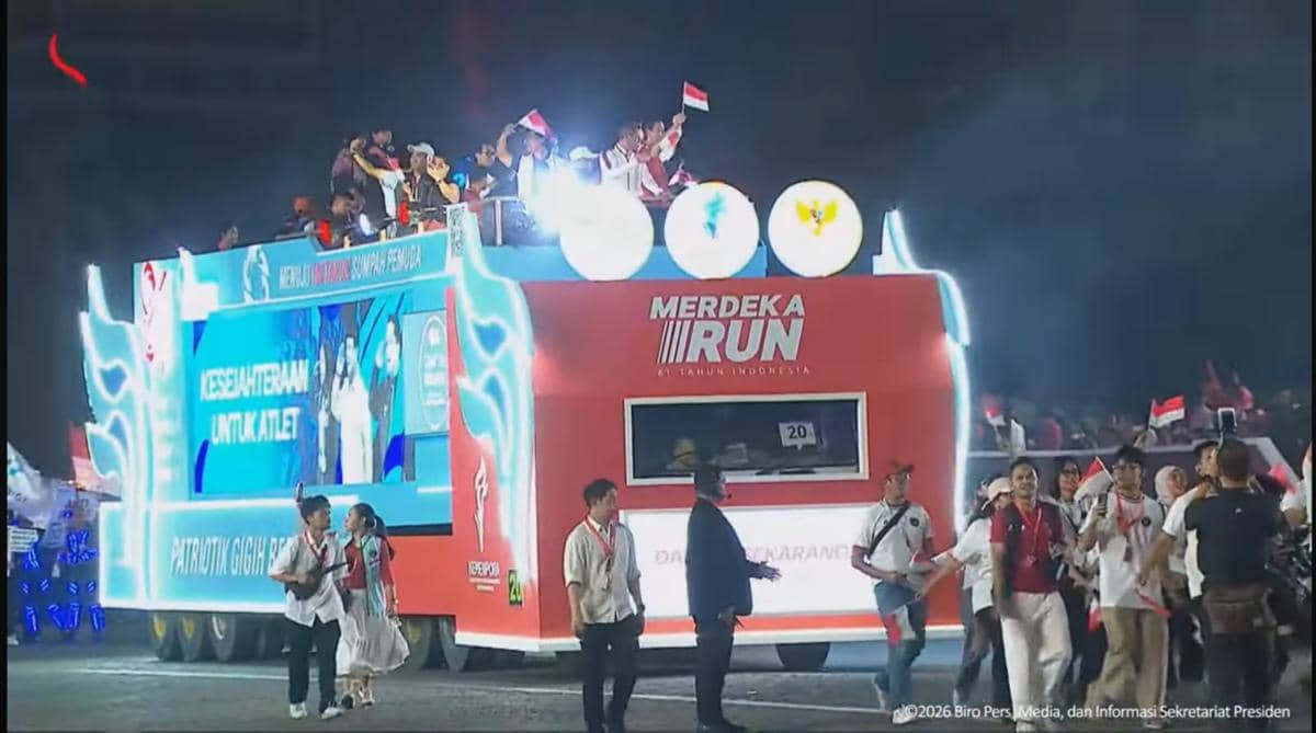 Kendaraan Karnaval Kemenpora Bawa Semangat Pemuda dan Atlet Indonesia