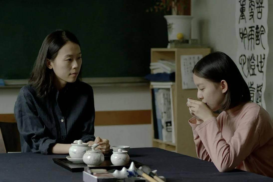 Cuplikan adegan dalam film House of Hummingbird produksi Epiphany Films, menampilkan salah satu momen cerita.