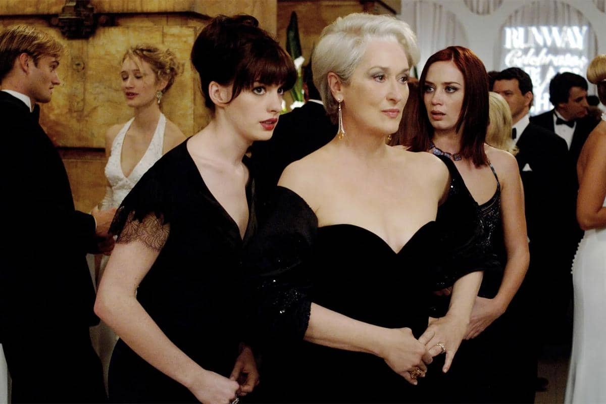 Cuplikan adegan film The Devil Wears Prada dari Fox 2000 Pictures, memperlihatkan momen dalam produksi tersebut.