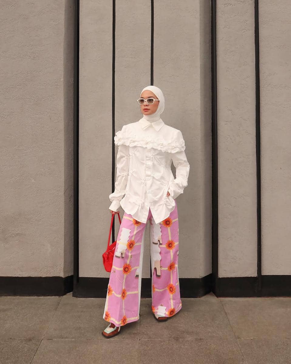 OOTD nuansa putih ala Tantri Namirah
