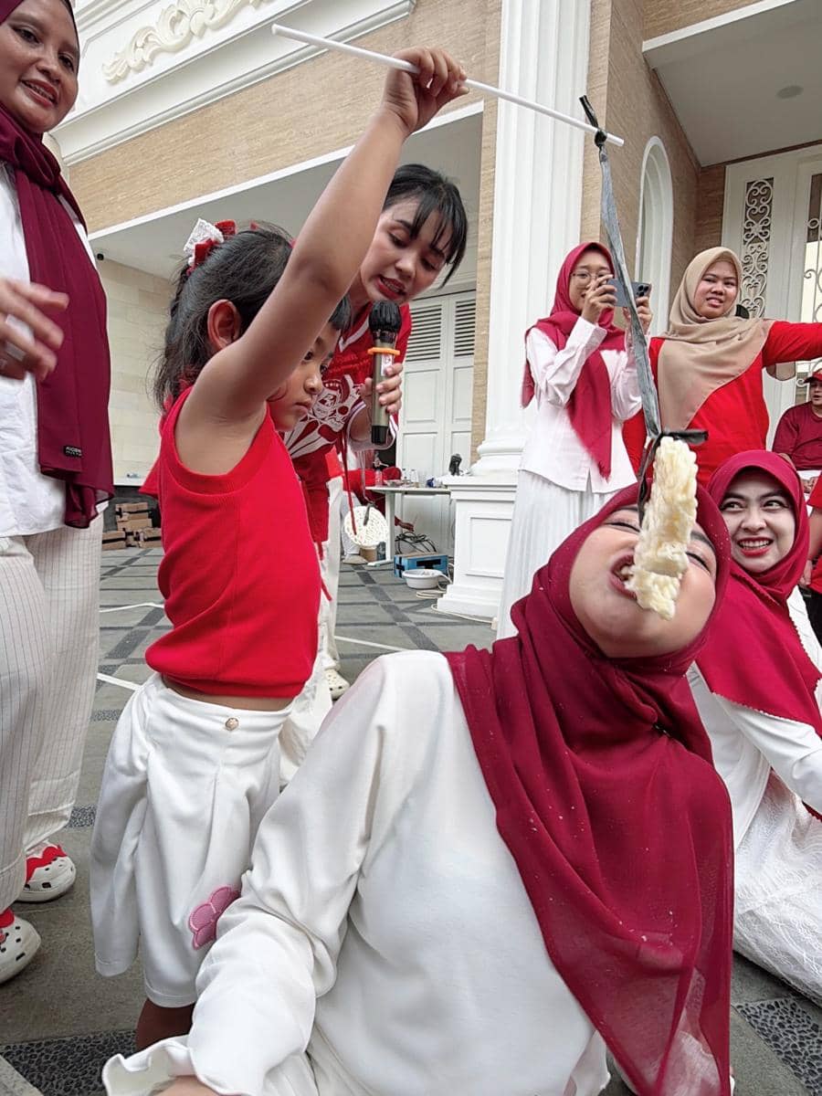 Keluarga Ria Ricis ikut lomba Agustusan