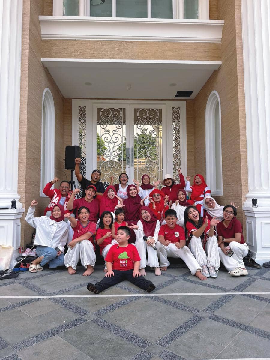 Keluarga Ria Ricis ikut lomba Agustusan