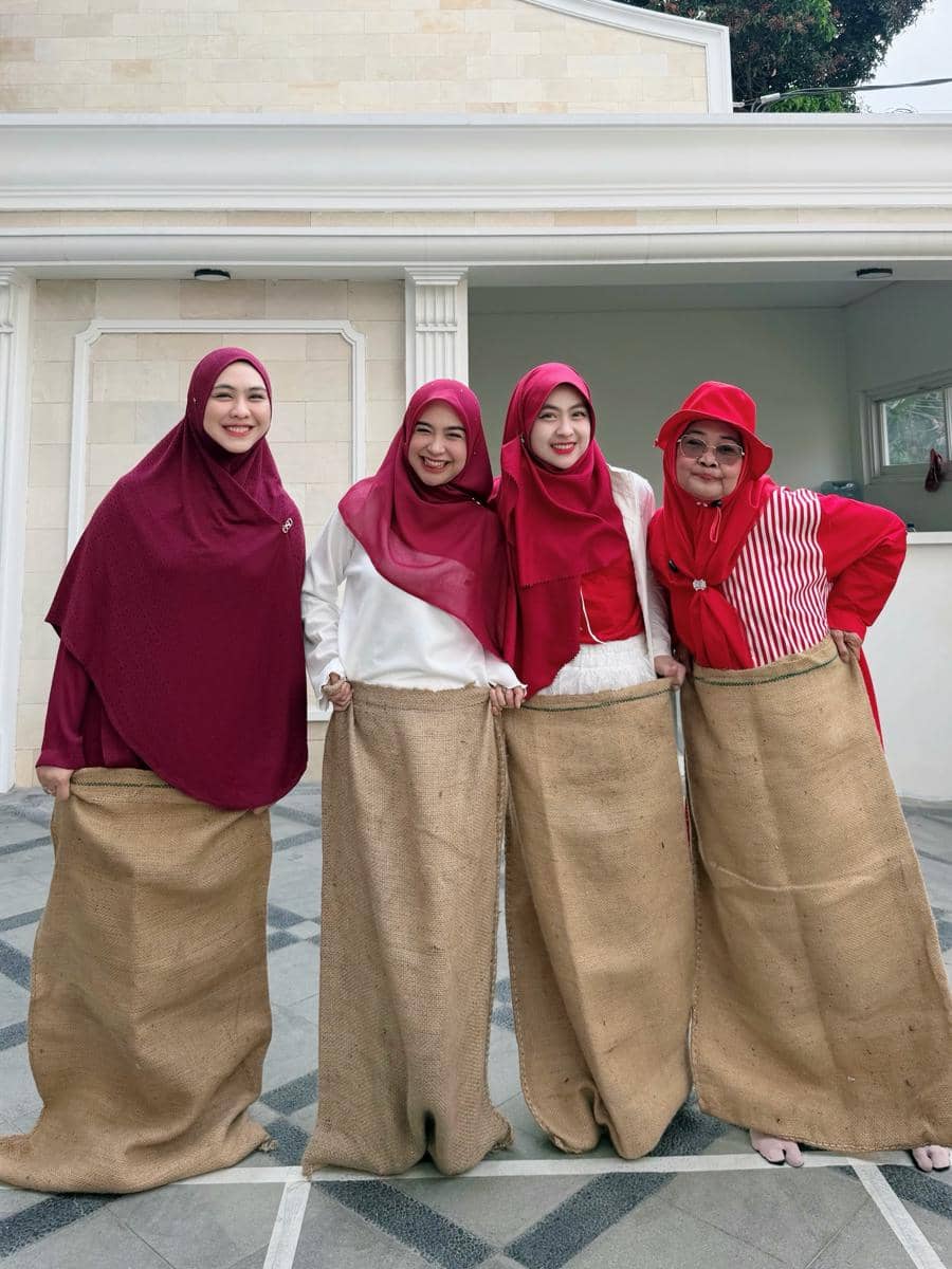 Keluarga Ria Ricis ikut lomba Agustusan