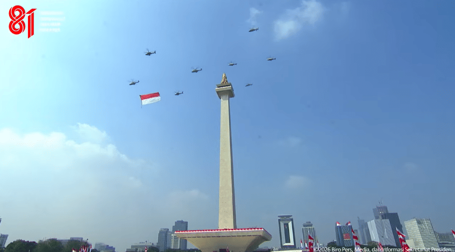 Atraksi pesawat dan helikopter memeriahkan peringatan HUT ke-81 RI di Istana Merdeka, Jakarta, Senin (17/8/2026). (Youtube.com/Sekretariat P