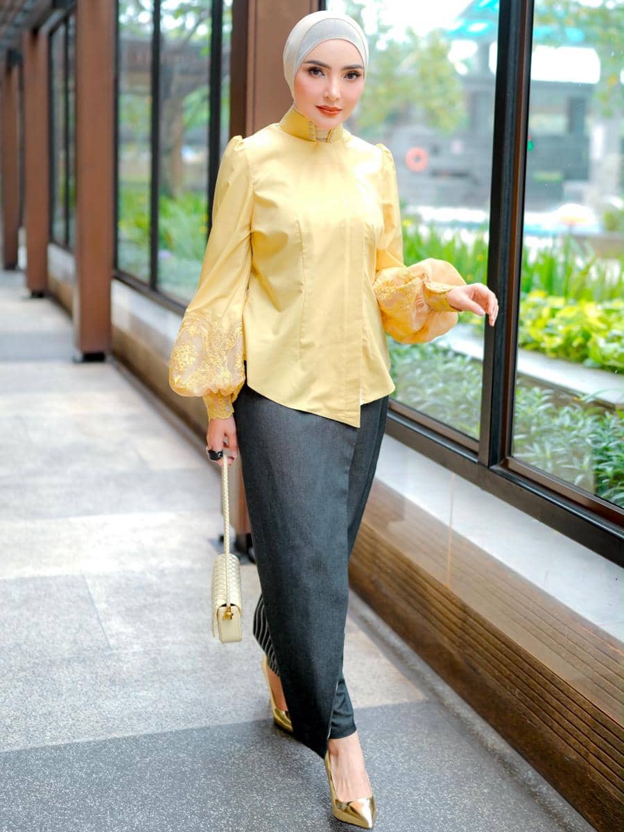 Potret OOTD Ashanty dalam unggahan akun Instagram @ashanty_ash, memperlihatkan gaya busana yang dikenakannya.