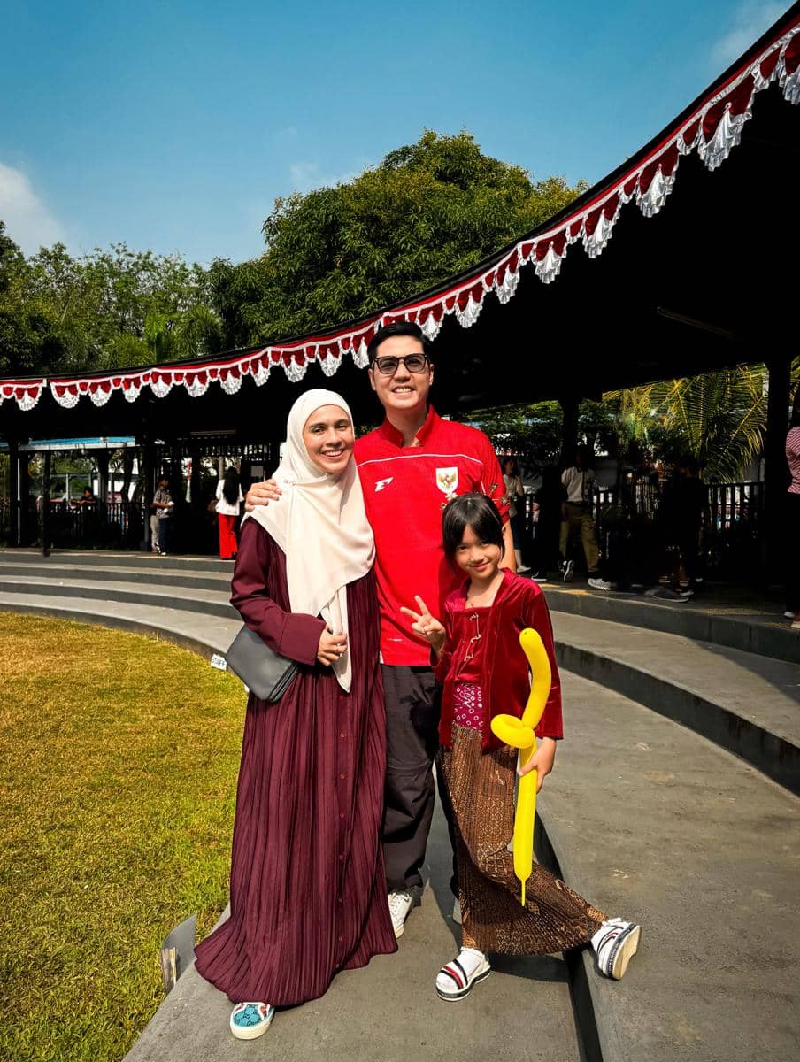 momen Nycta Gina dan Kinos rayakan HUT ke-81 RI