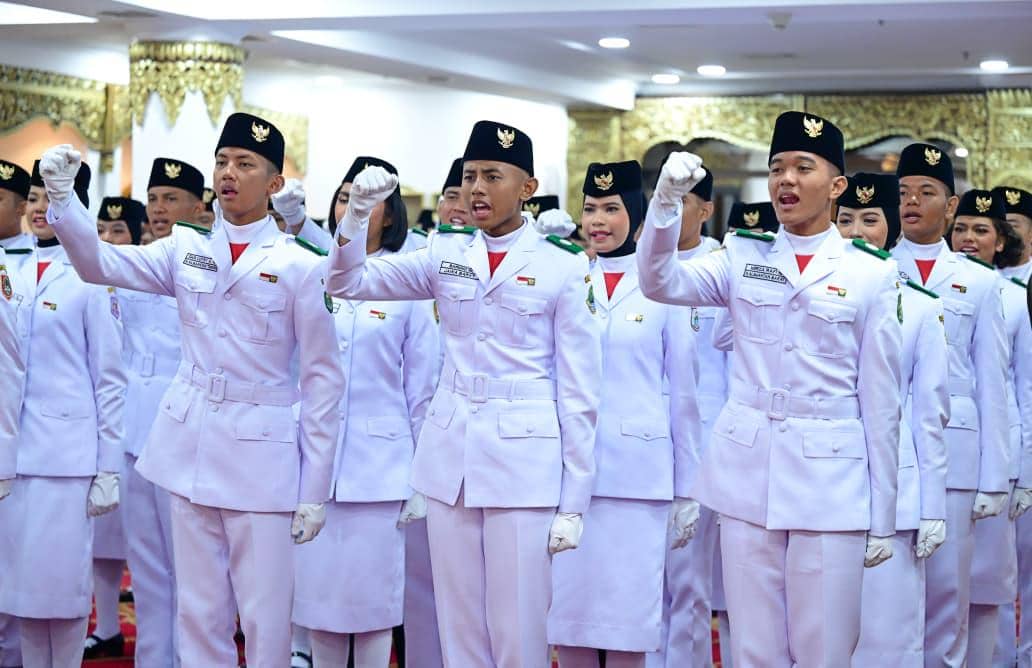 Celina Olivia Jadi Pembawa Baki Upacara HUT ke-81 RI di Istana