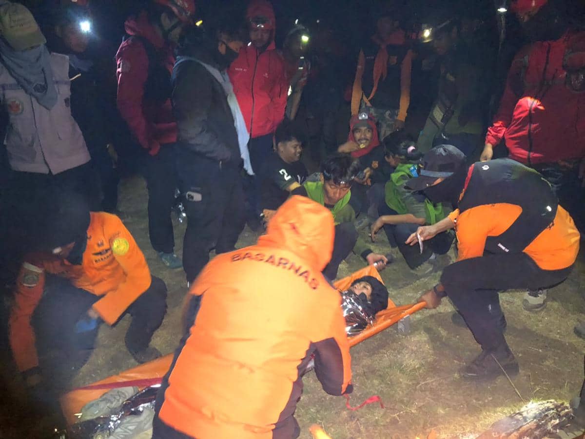 Basarnas Evakuasi 8 Pendaki di Gunung Bawakaraeng, Hipoterima hingga Asma