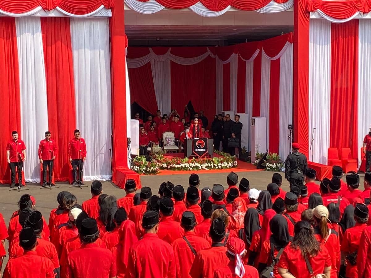 Megawati Pimpin Upacara HUT ke-81 RI di Sekolah PDIP Lenteng Agung