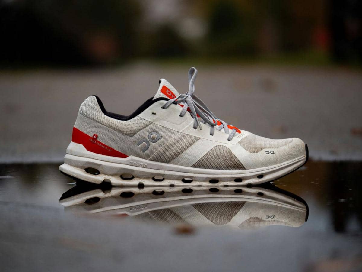 ilustrasi sepatu on Cloud