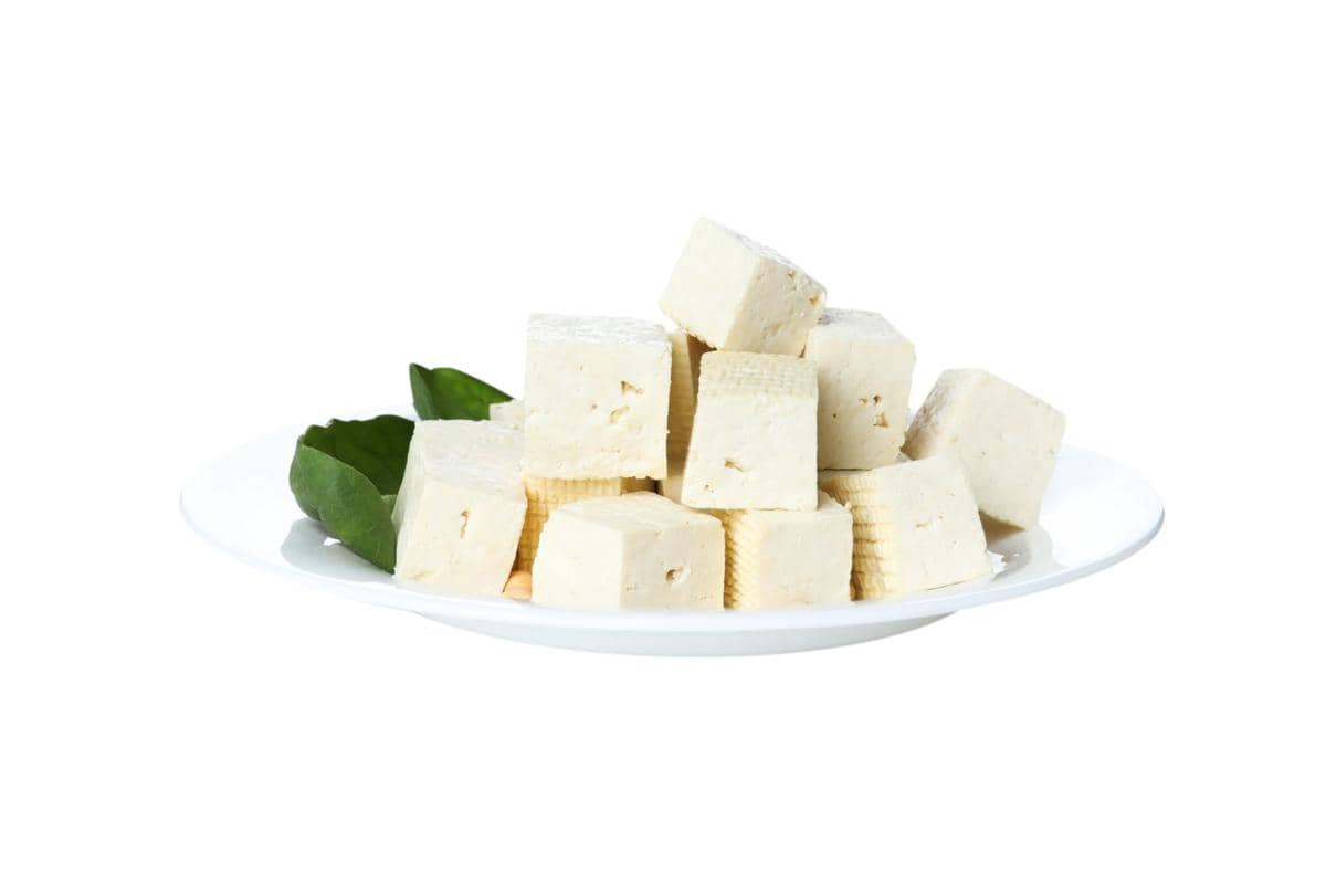 Ilustrasi fish tofu, produk olahan ikan berbentuk potongan tahu yang biasa digunakan sebagai bahan masakan.