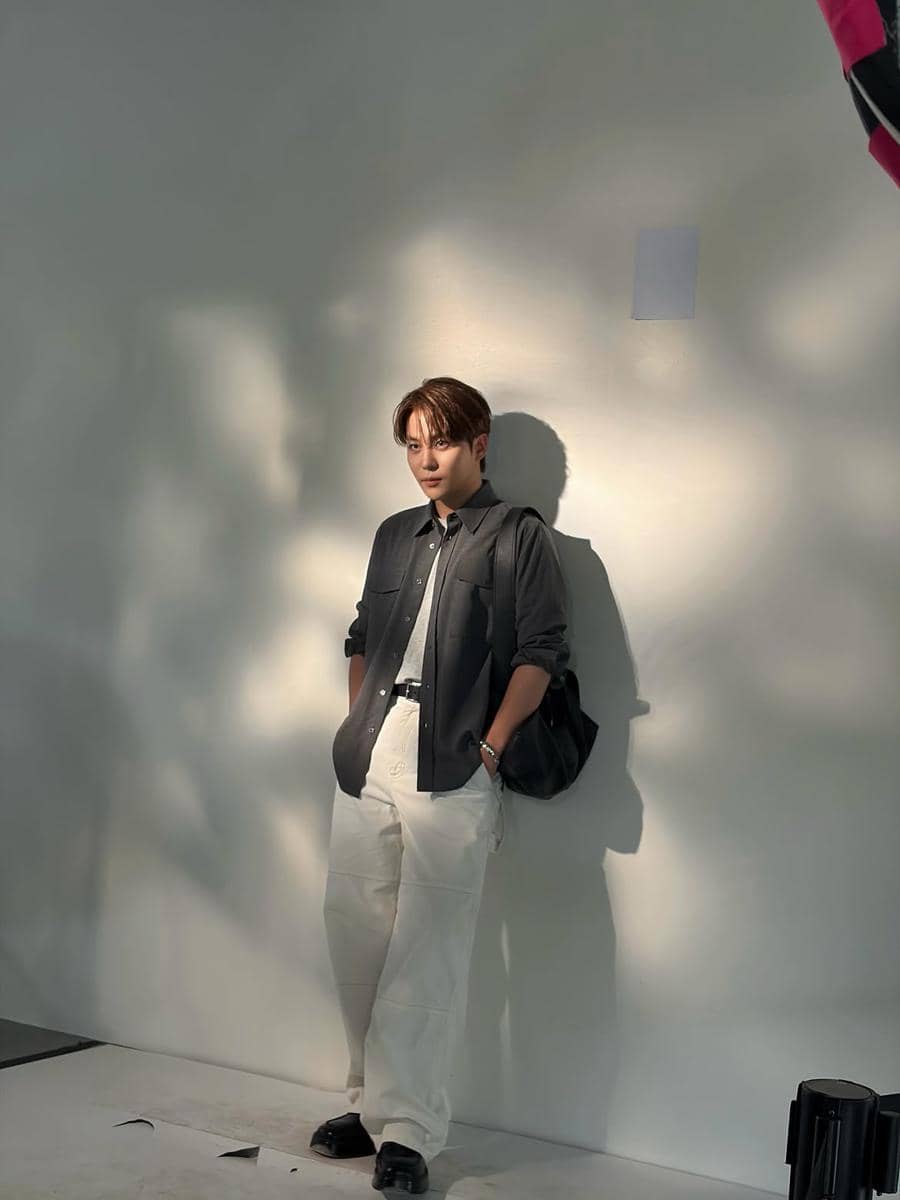 cara Jongho ATEEZ mix and match kemeja