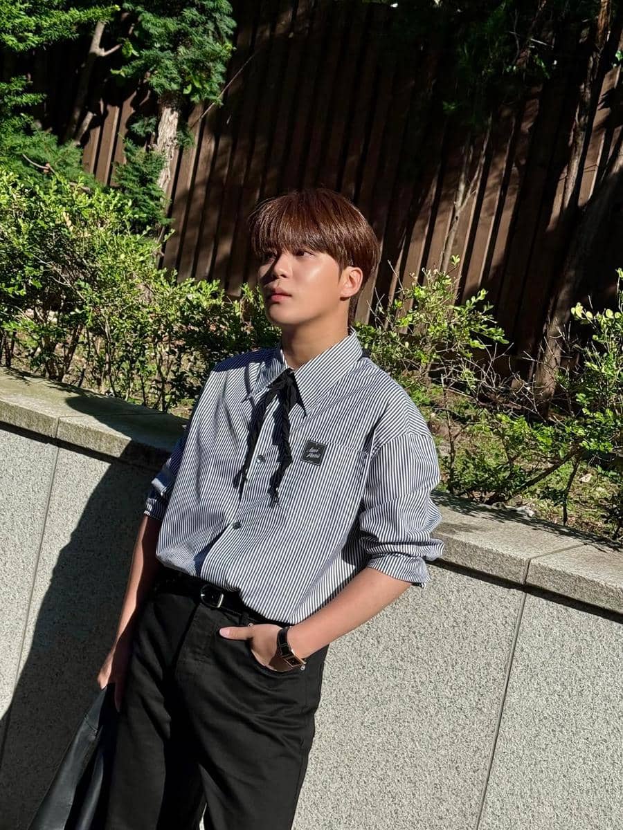 cara Jongho ATEEZ mix and match kemeja