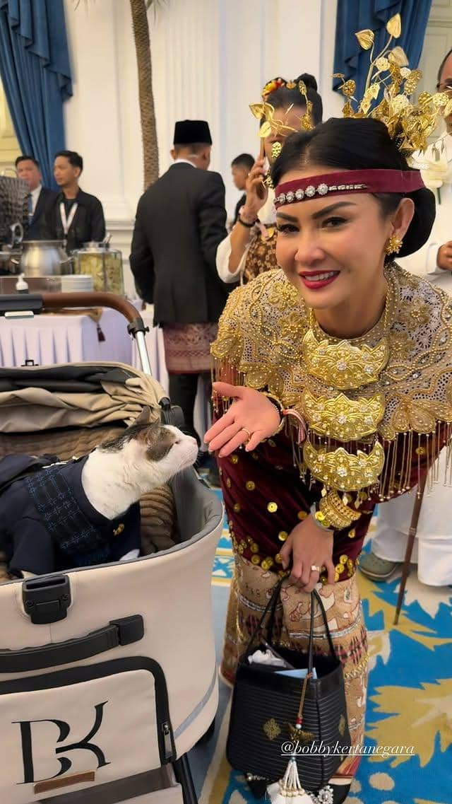 Bobby Kertanegara berada di lokasi upacara bendera bersama para peserta di Istana Merdeka pada tahun 2026.