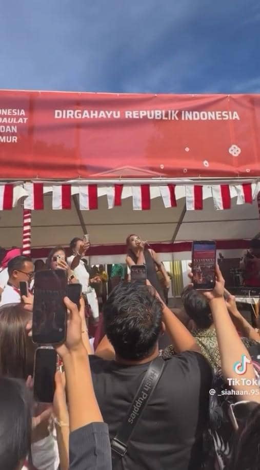 Bunda Corla Rayakan 17-an di Jerman (instagram.com/corla_2)