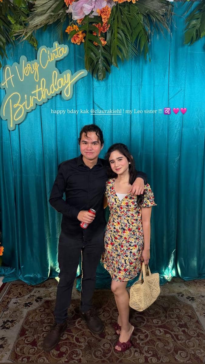 Para tamu artis menghadiri pesta ulang tahun ke-33 Cinta Laura dalam unggahan Instagram @claurakiehl.