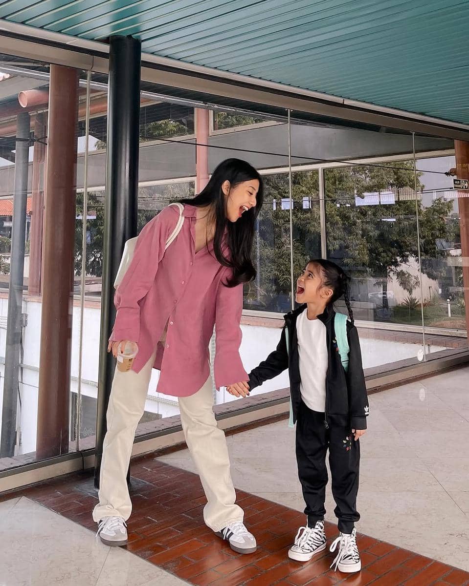 inspirasi outfit ibu-anak ala Fita Anggriani