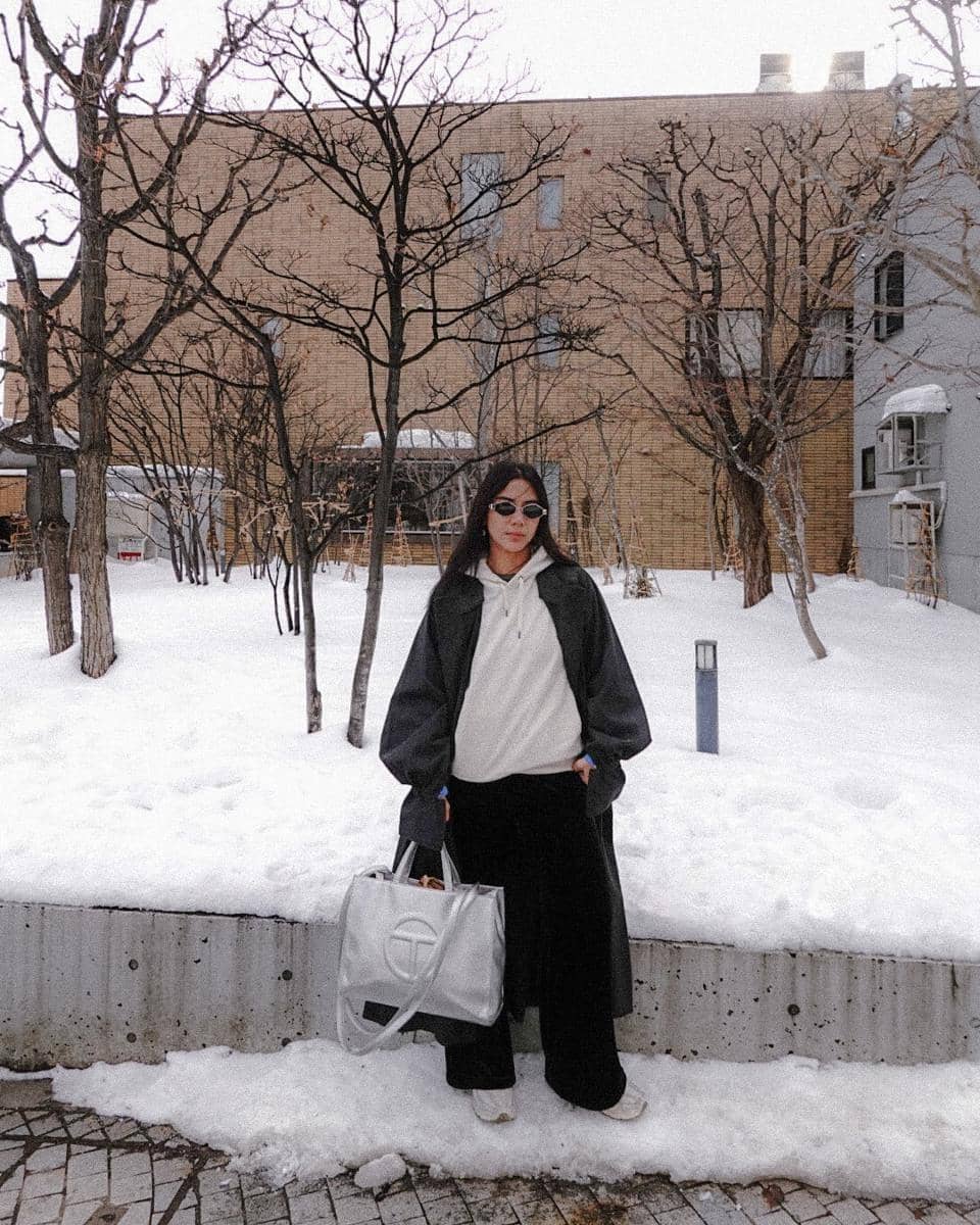 OOTD liburan ke luar negeri ala Adinda Thomas