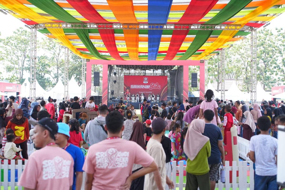 Suasana Srikandi Fair yang memeriahkan peringatan HUT ke-81 Kemerdekaan Indonesia di Kudus, didokumentasikan Megapro.