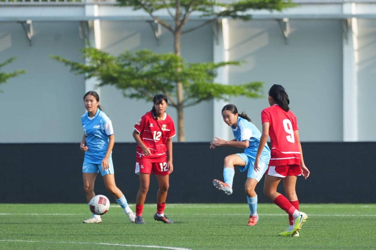 Tim Putri Nusantara menghadapi Singapura dalam pertandingan yang berlangsung di Srikandi Merdeka Cup 2026.