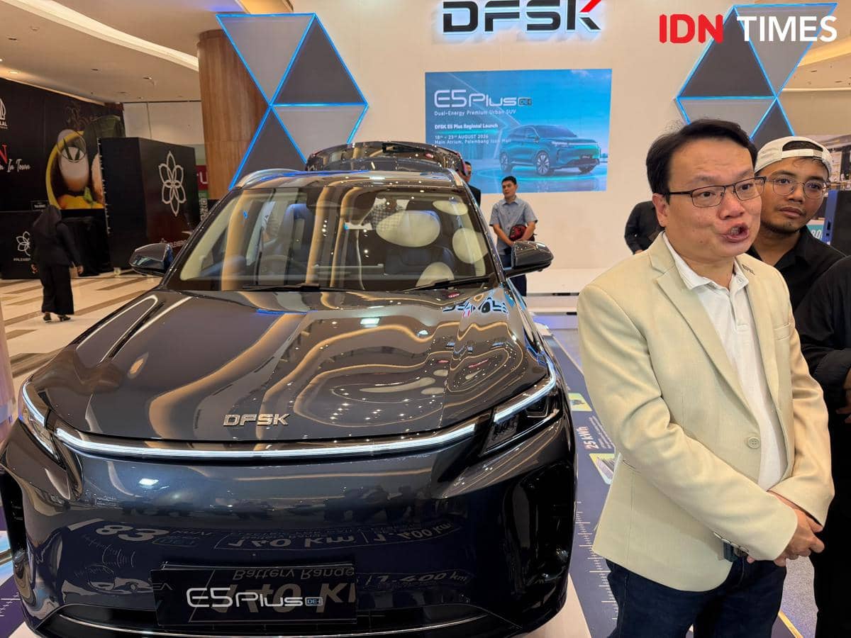 Director Sales Center PT Sokonindo Automobile, Cing Hok Rifin.